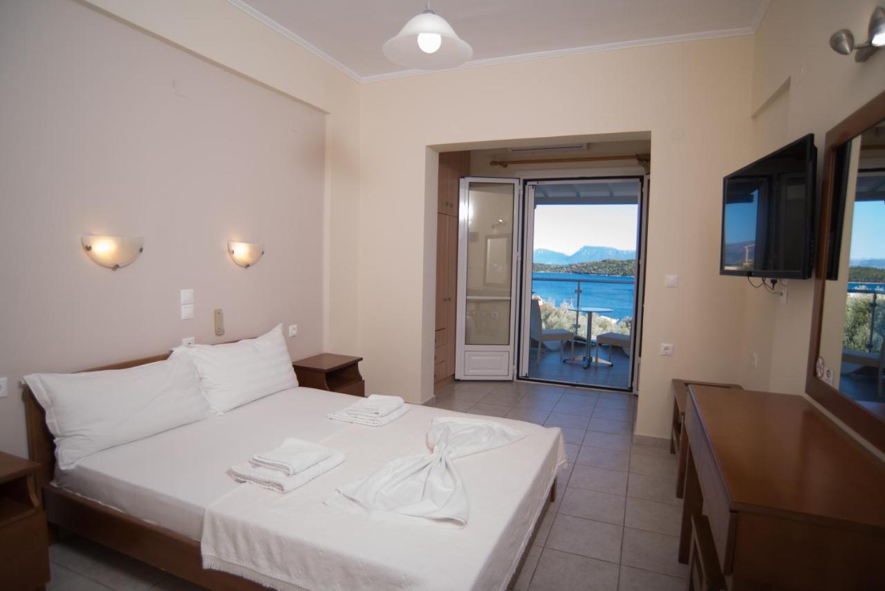 Oasis Hotel Perigiali Luaran gambar