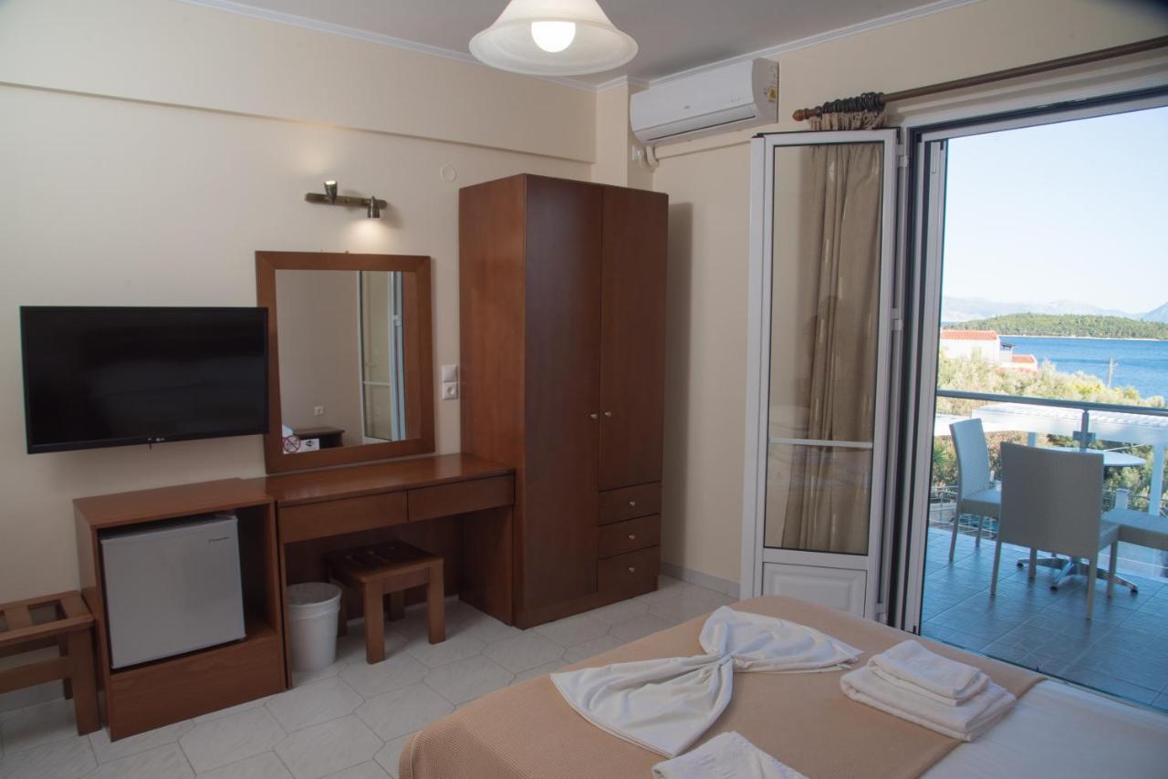 Oasis Hotel Perigiali Luaran gambar
