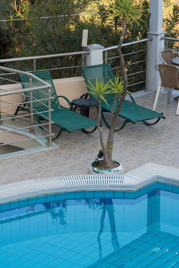 Oasis Hotel Perigiali Luaran gambar