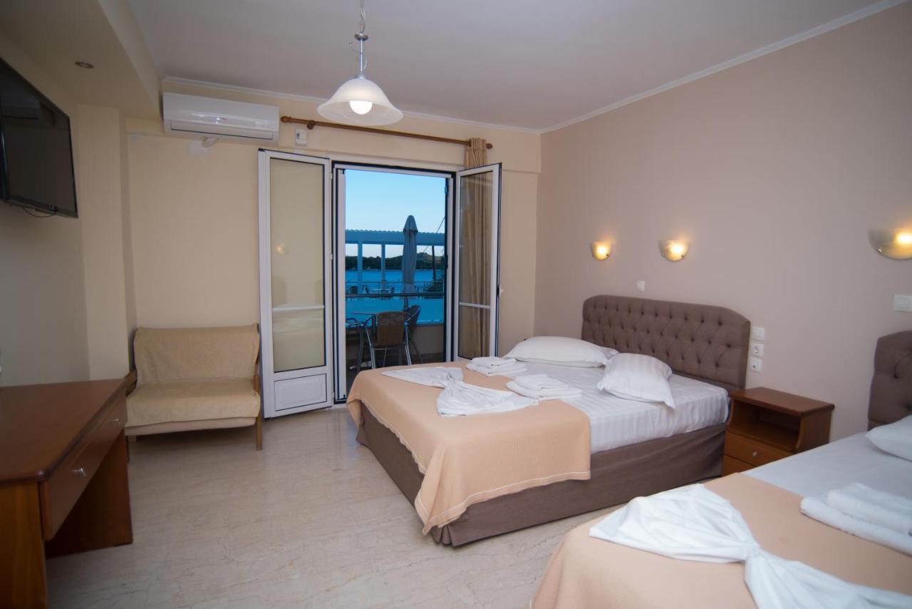 Oasis Hotel Perigiali Luaran gambar