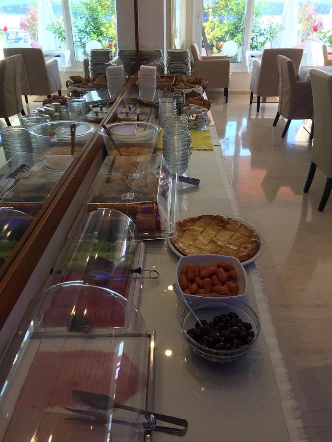 Oasis Hotel Perigiali Luaran gambar